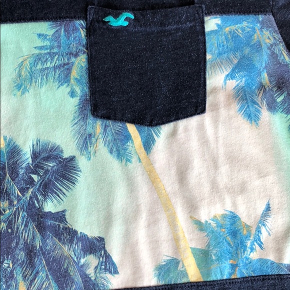 Hollister Tropical Tee - Picture 2 of 4
